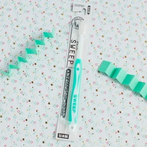 Зубная щетка Ebisu 4х рядная с плотными пучками Жесткая в магазине milli.com.ru
